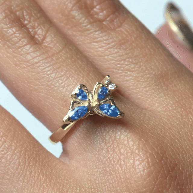 Anillo Giratorio Mariposa Dorado y Celeste - Agosto 18