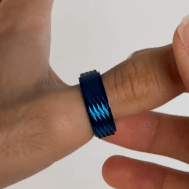Anillo Deslizante Patrón Relieve Azul