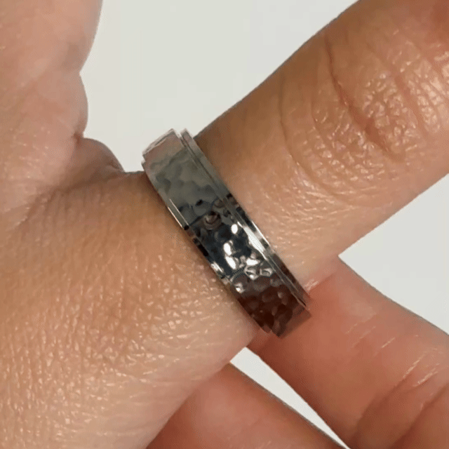 Anillo Deslizante Hammered Plateado
