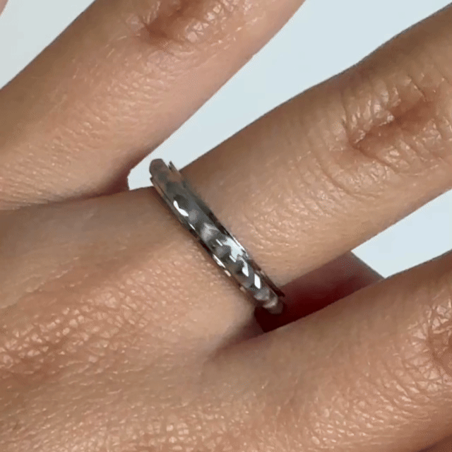Anillo Deslizante Delgado Rombos Plateado