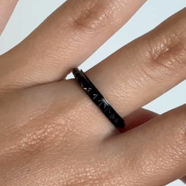 Anillo Deslizante Delgado Rombos Negro