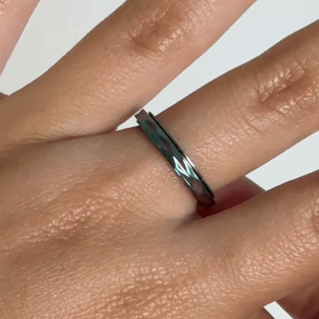 Anillo Deslizante Delgado Textura 2 Tornasol