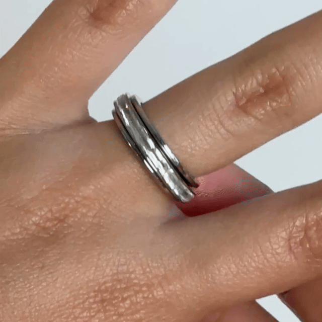 Anillo Deslizante Delgado Zirconias Doble Plateado