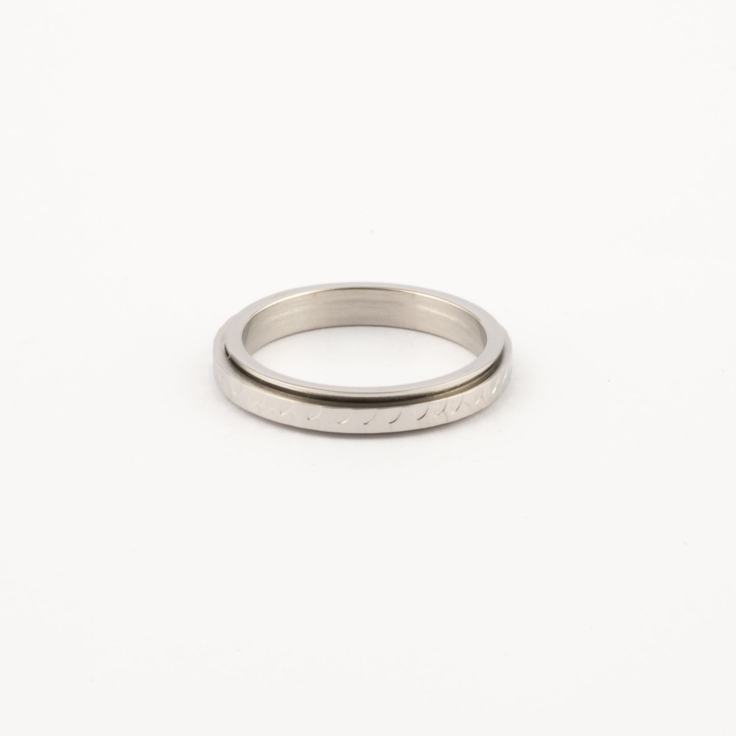 Anillo Deslizante Delgado Hammered Plateado